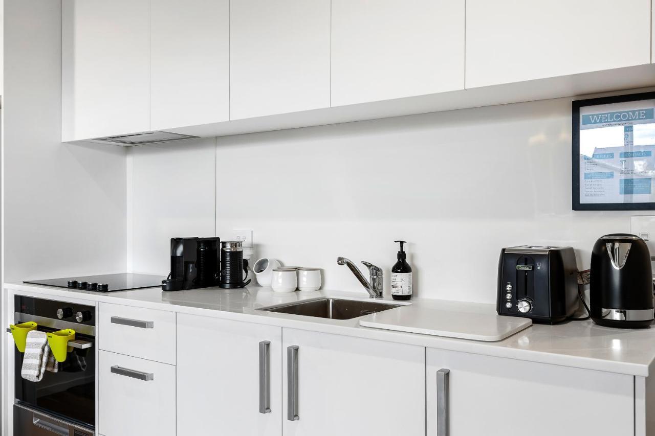 1 Bedroom Base With Free Car Park Apartment Christchurch