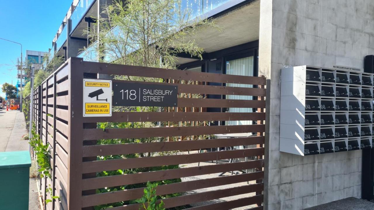 1 Bedroom Base With Free Car Park Apartment Christchurch