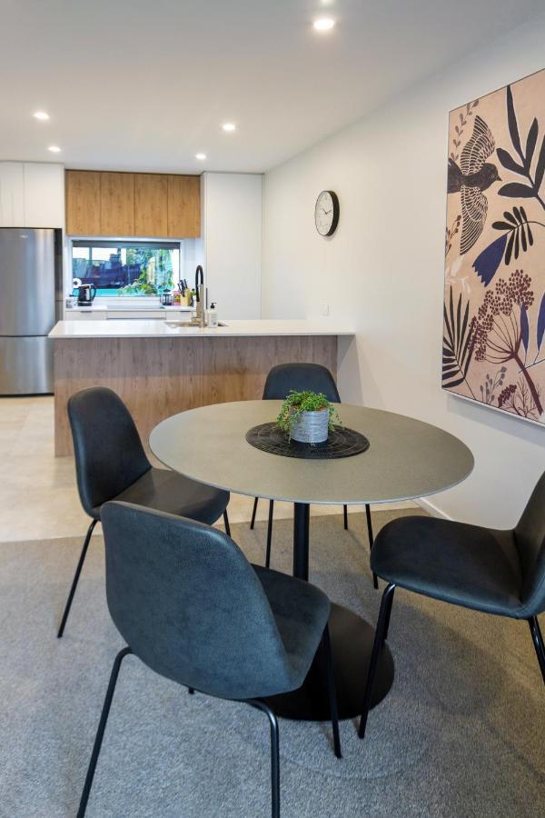 Lights Retreat With Carpark 2 Bed 2 Bath