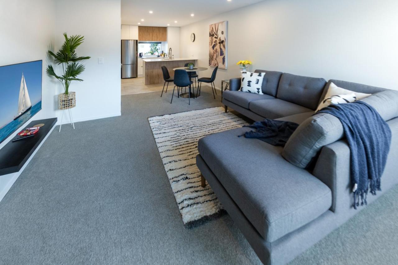 Lights Retreat With Carpark 2 Bed 2 Bath Apartment