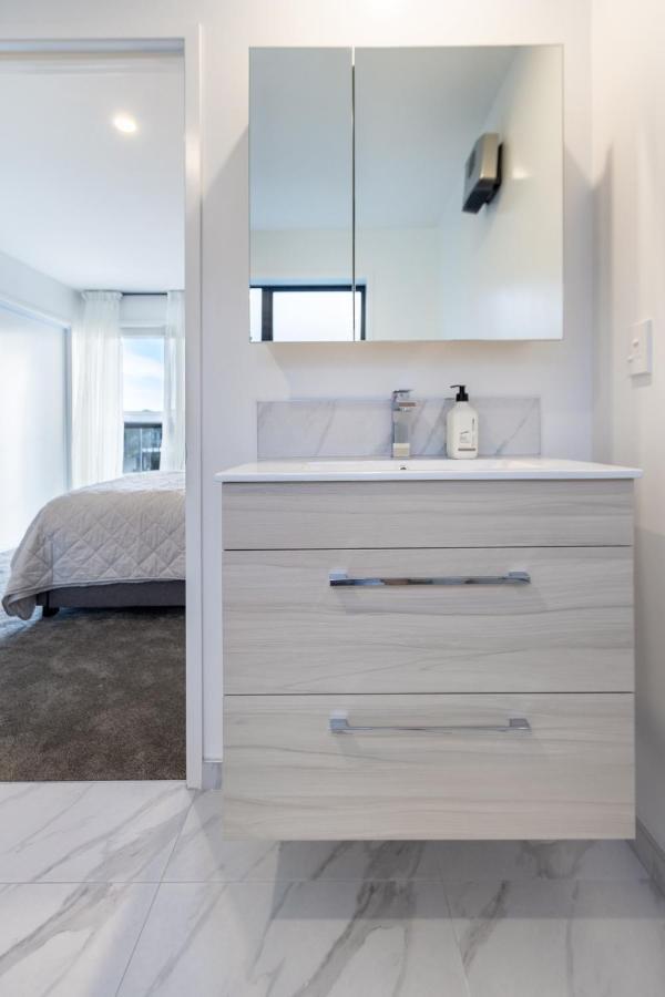 Prime Location: Hagley, Riverside, Hospital Apartment *