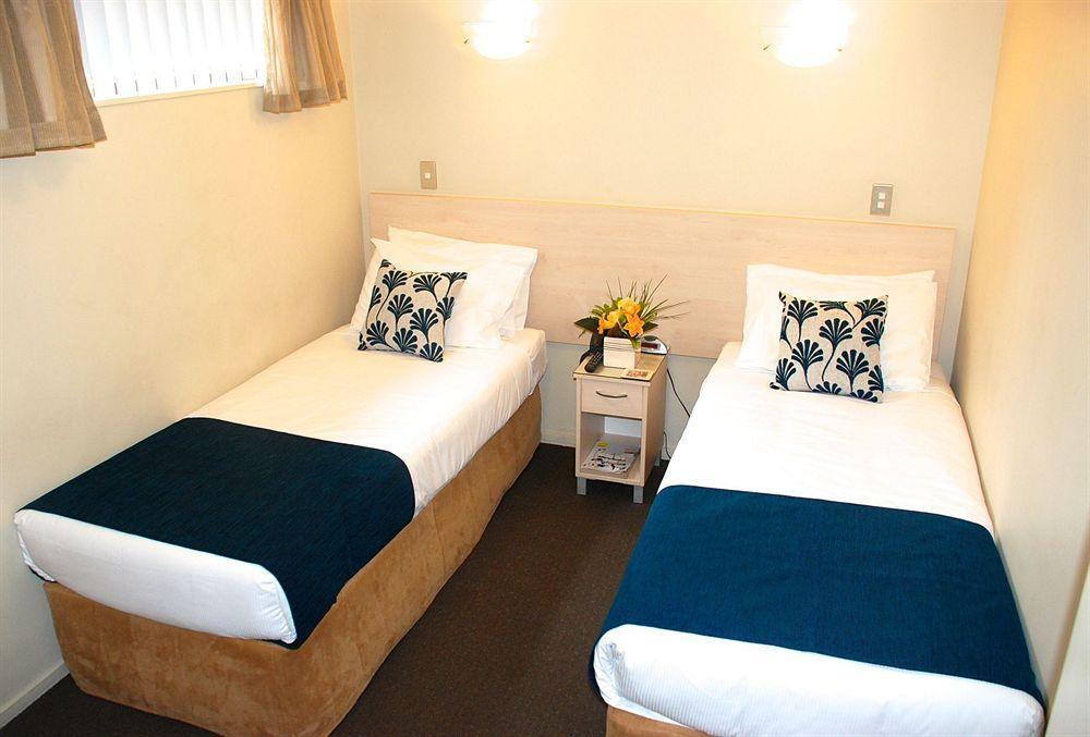 166 Majestic Court Motel 4*