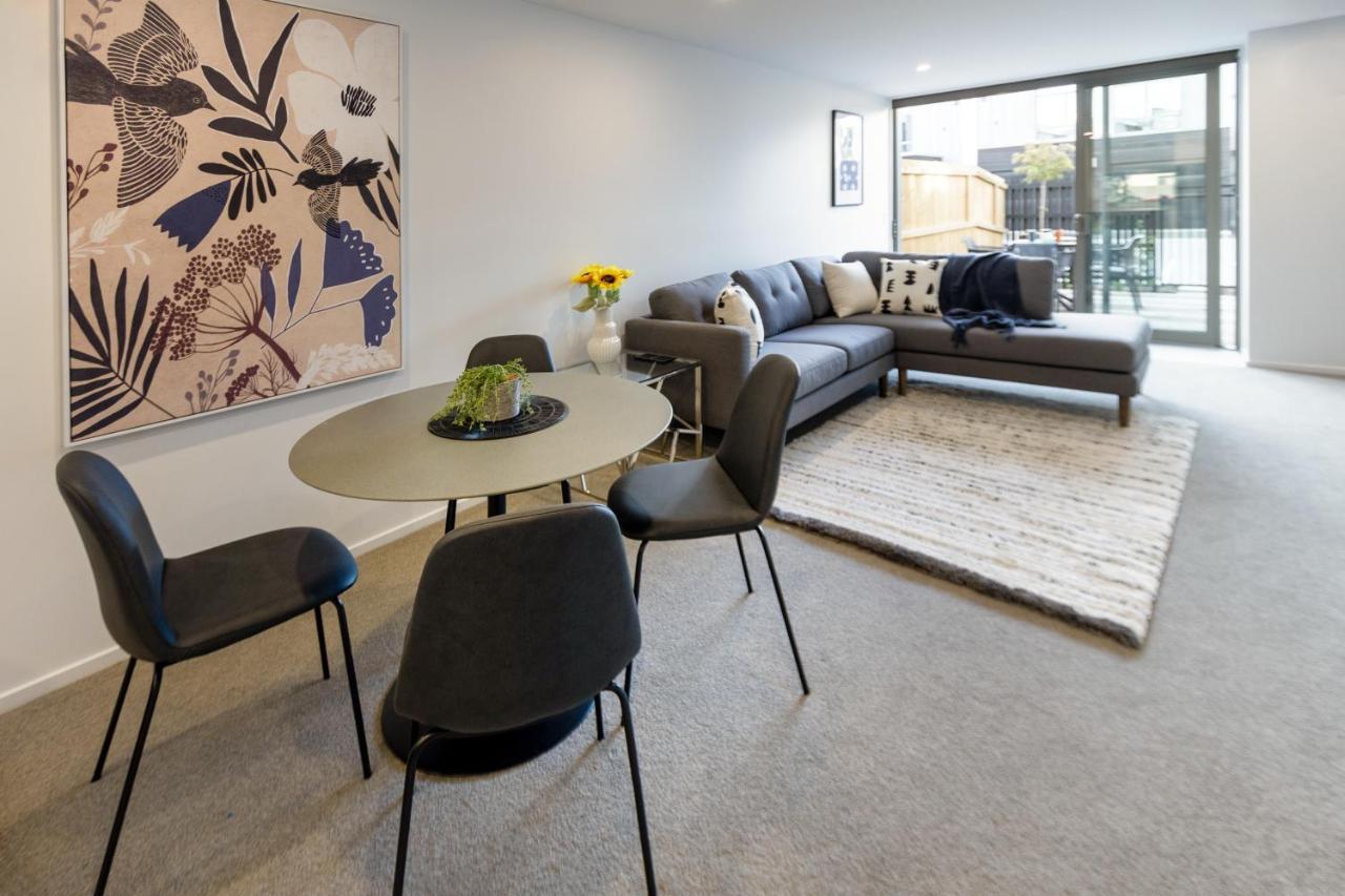 Lights Retreat With Carpark 2 Bed 2 Bath * Christchurch