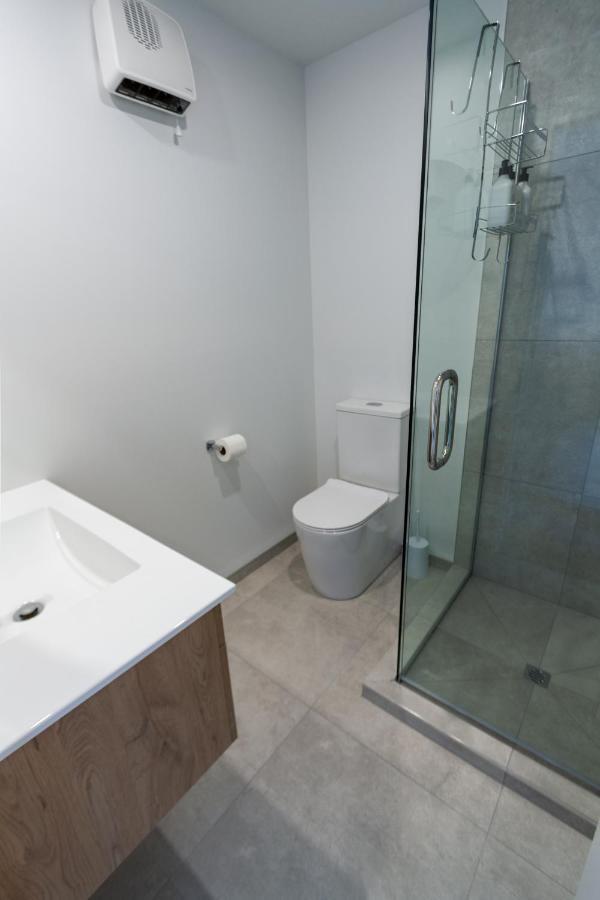 Apartment Lights Retreat With Carpark 2 Bed 2 Bath