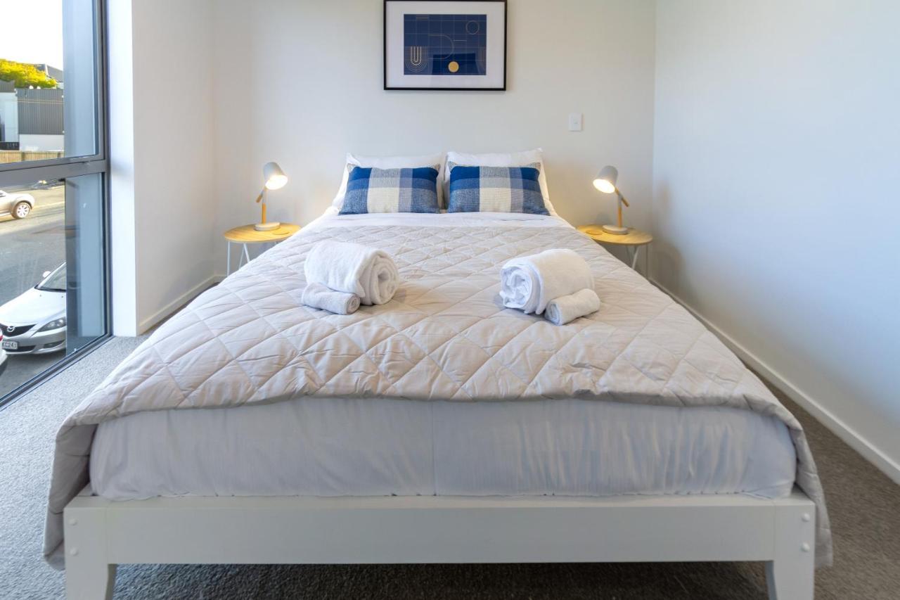 Apartment Lights Retreat With Carpark 2 Bed 2 Bath