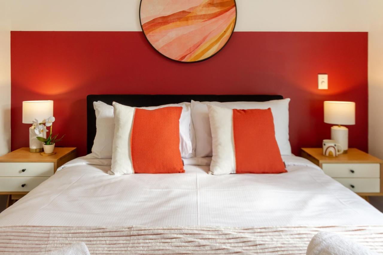Prime Location: Hagley, Riverside, Hospital Apartment Christchurch