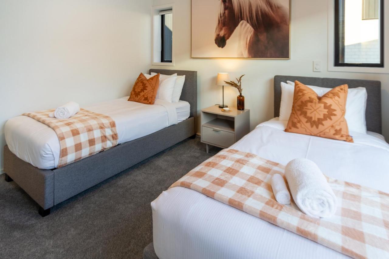 Stylish In The Heart Of 2 Bed Apartment Christchurch