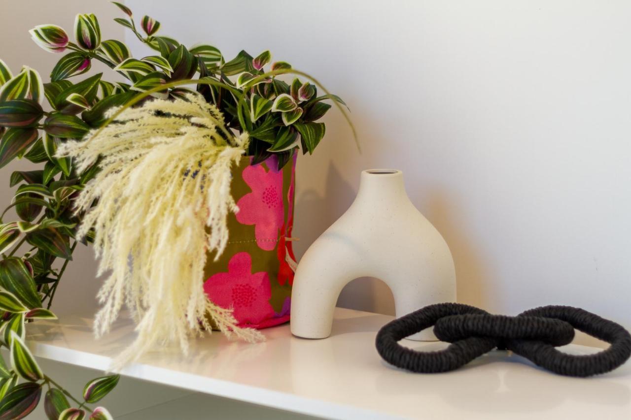 Stylish In The Heart Of 2 Bed Apartment