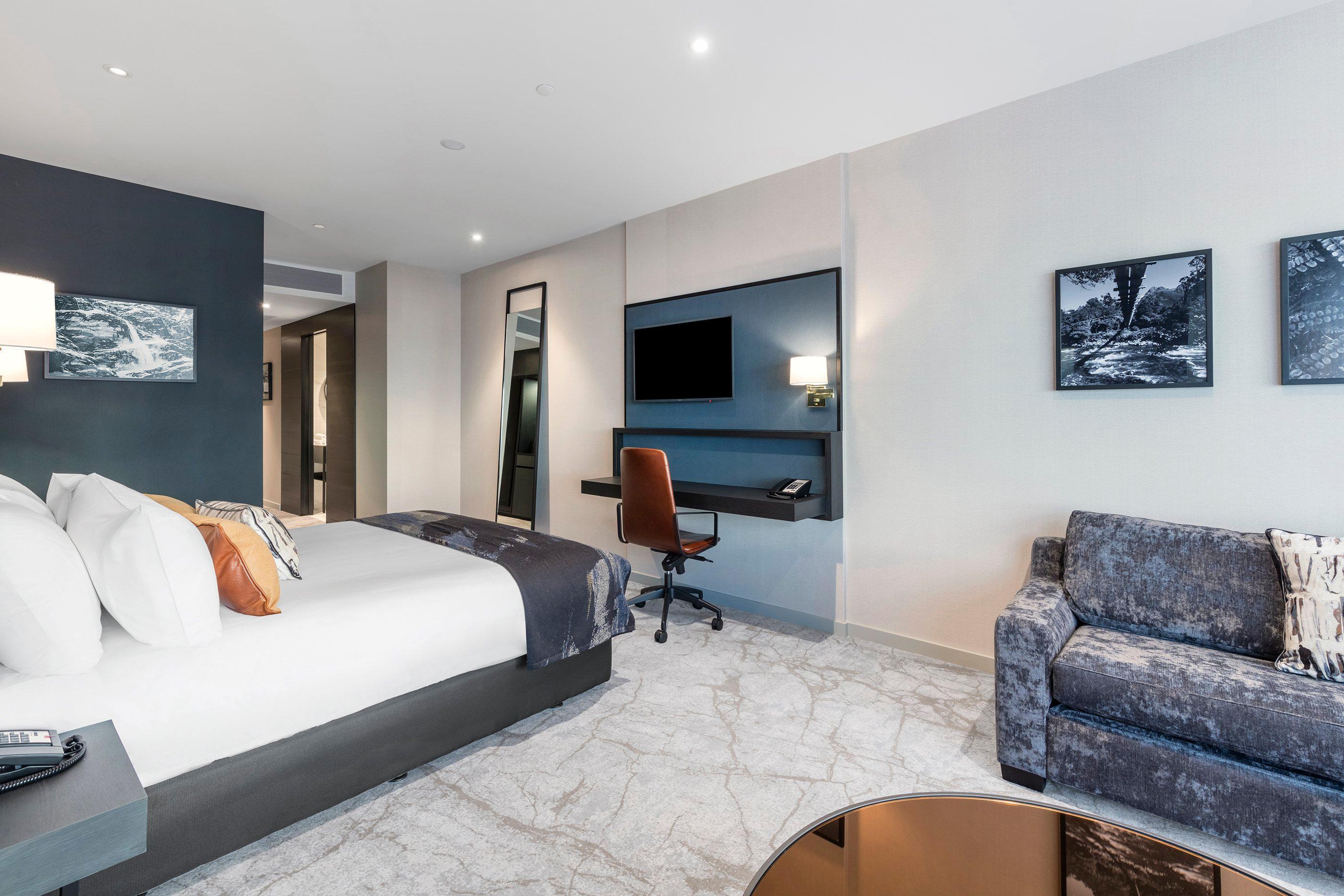 Crowne Plaza By Ihg Hotel