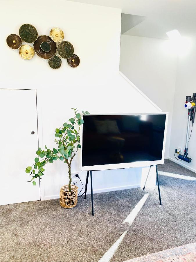 Cbd Luxury Townhouse