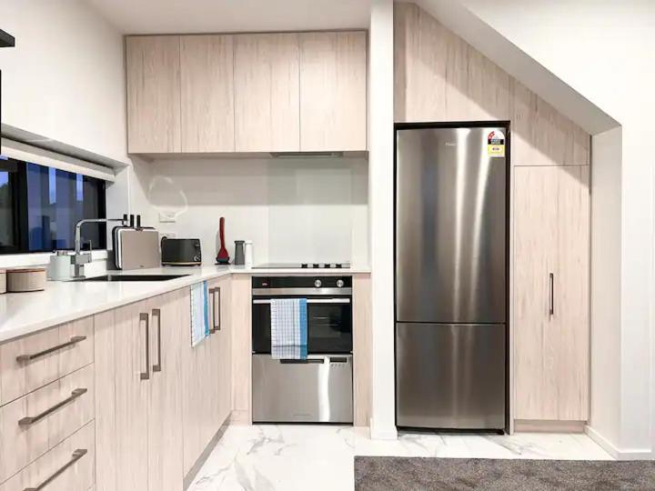Cbd Luxury Townhouse Apartment *