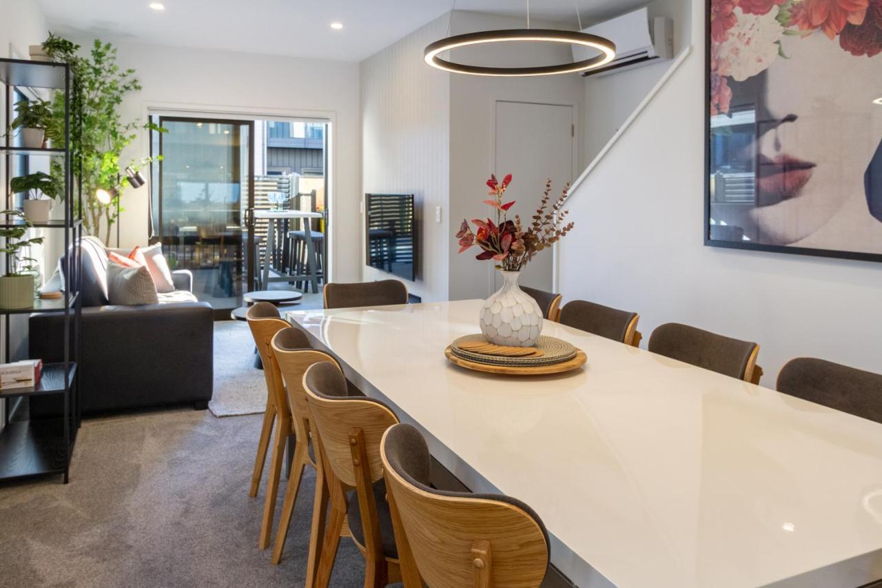 Walk To Riverside Market 4 Bed 4 Bath With Car Park Apartment Christchurch
