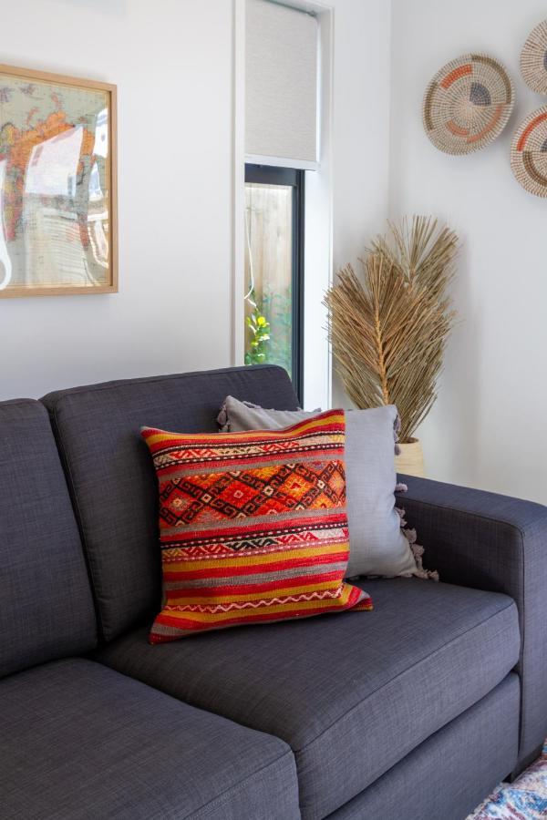 Escape 1 Bed 1 Bath Near Hagley Park Christchurch