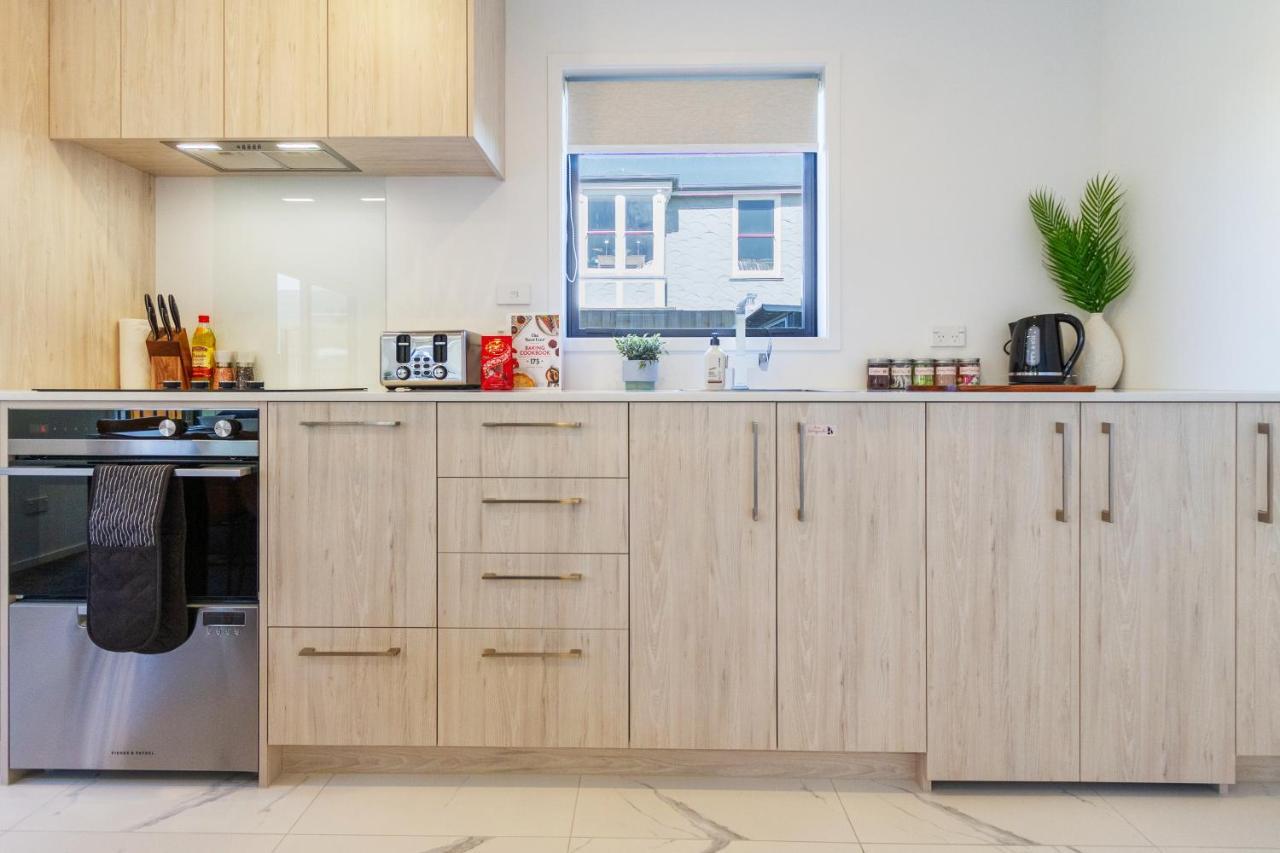 Beachside Bliss: 1 Bed 1 Bath * Christchurch