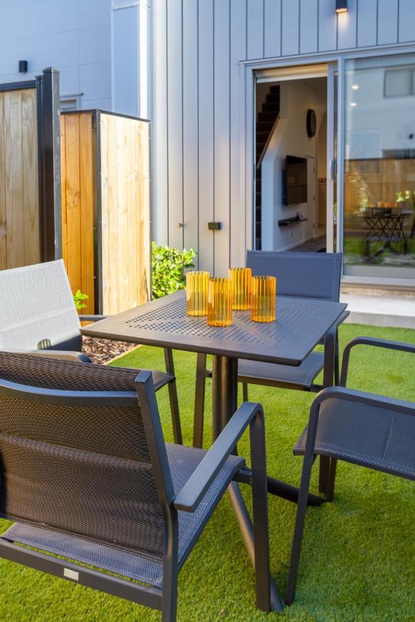 Apartment Modern Chic Retreat 2 Bed, 2 Bath: Riccarton