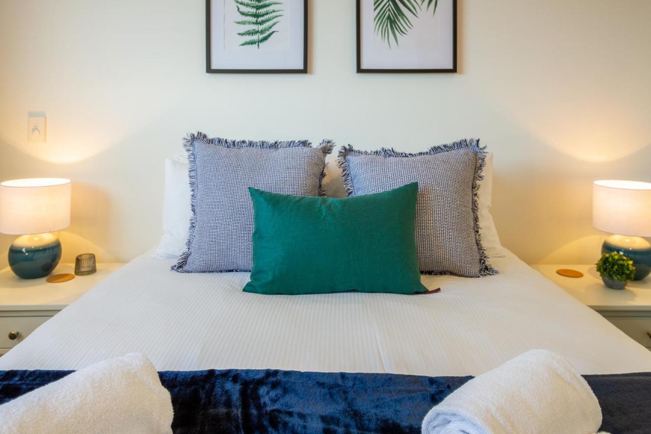 Apartment Modern Chic Retreat 2 Bed, 2 Bath: Riccarton Christchurch