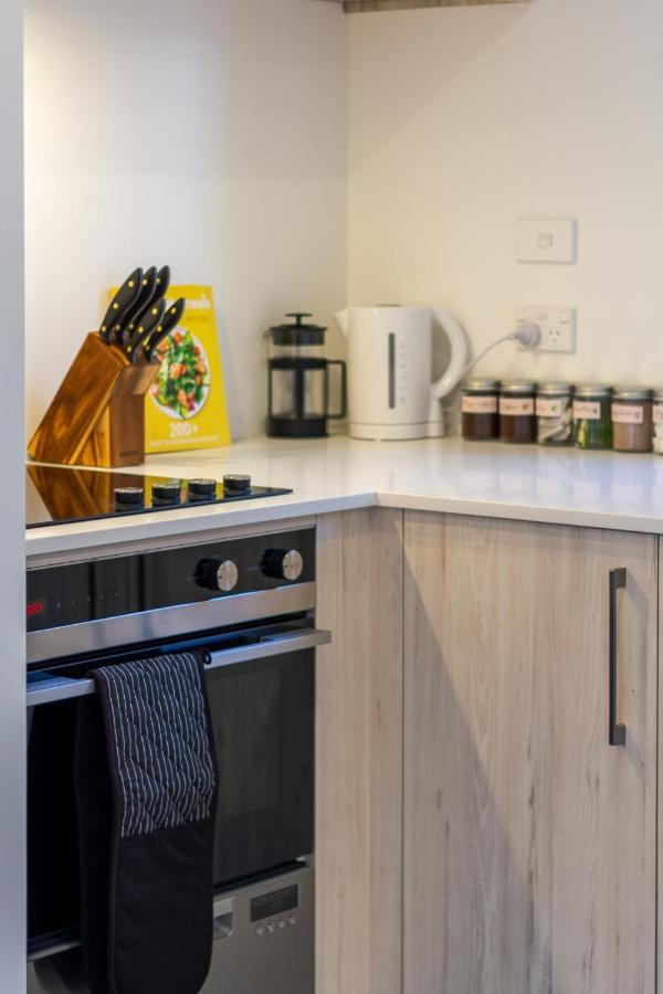 Apartment Modern Chic Retreat 2 Bed, 2 Bath: Riccarton Christchurch
