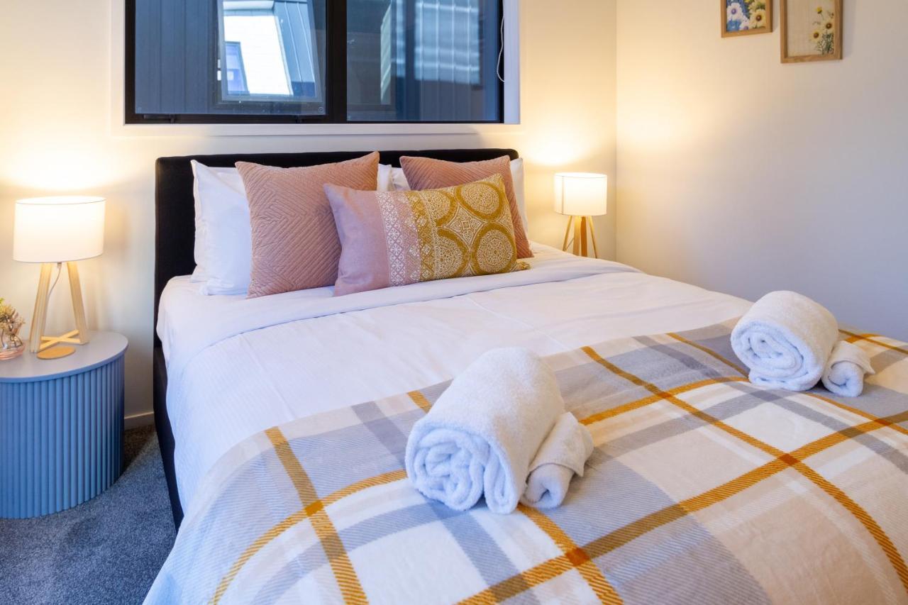 Tuam Street Delight 4 Bed 4 Bath Apartment