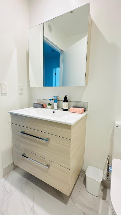 Walking Distance To Riverside Market & Hospital Christchurch