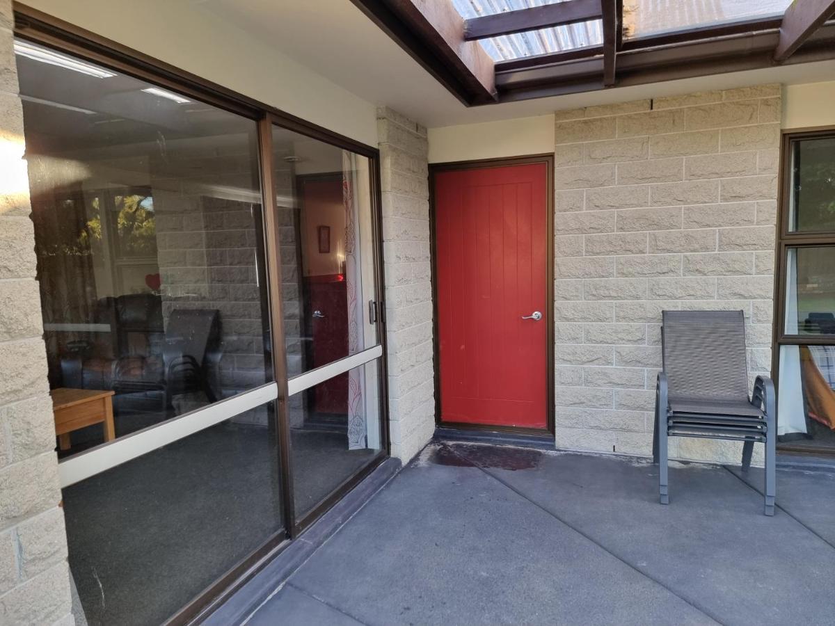 4bed 2bath House 5 Mins Walk To Palms & Golf Club