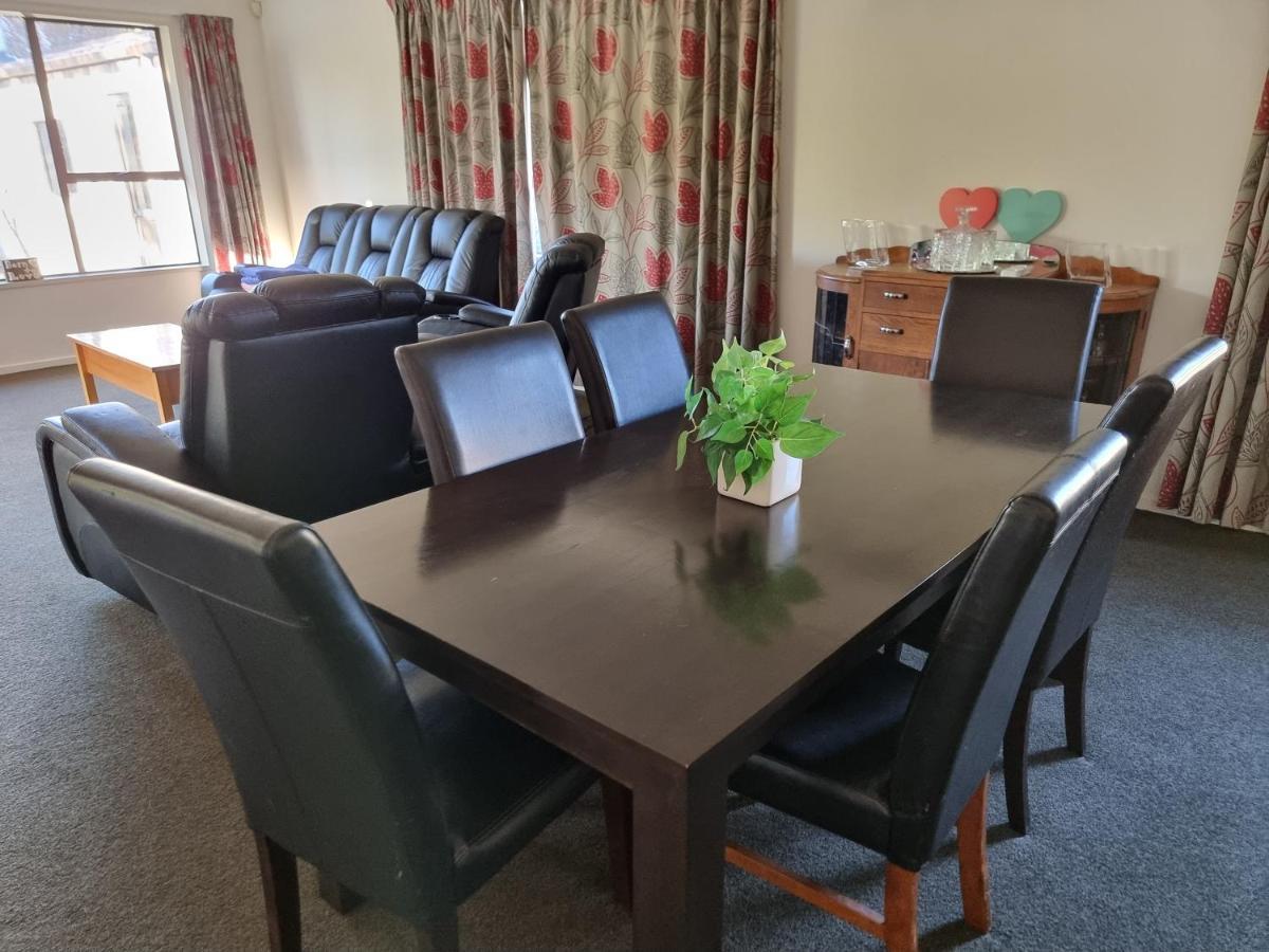 4bed 2bath House 5 Mins Walk To Palms & Golf Club *