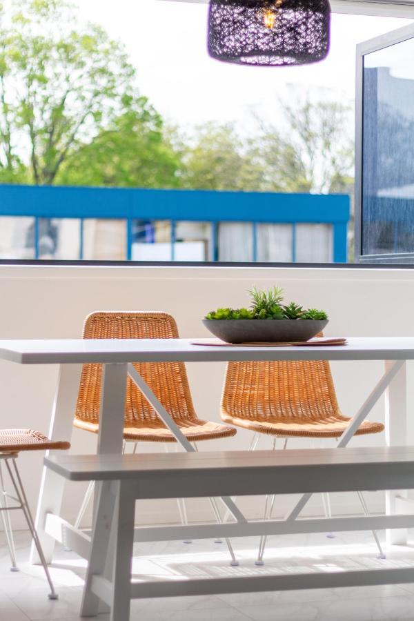Cbd Gem: Walk To Everything, 3 Bedroom 2 Bath * Christchurch