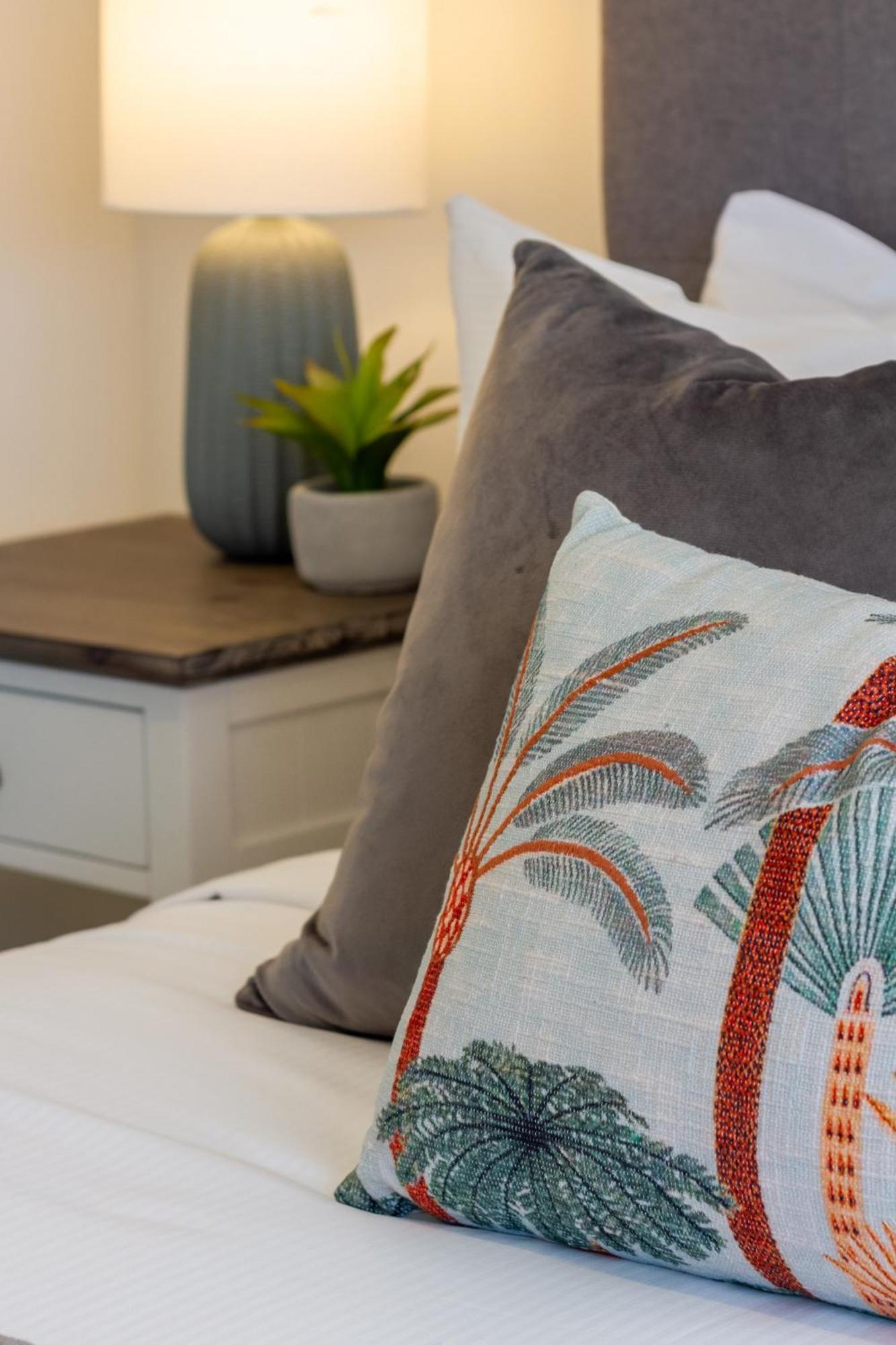 Two Bedroom, Two Bathroom Urban Oasis Apartment Christchurch