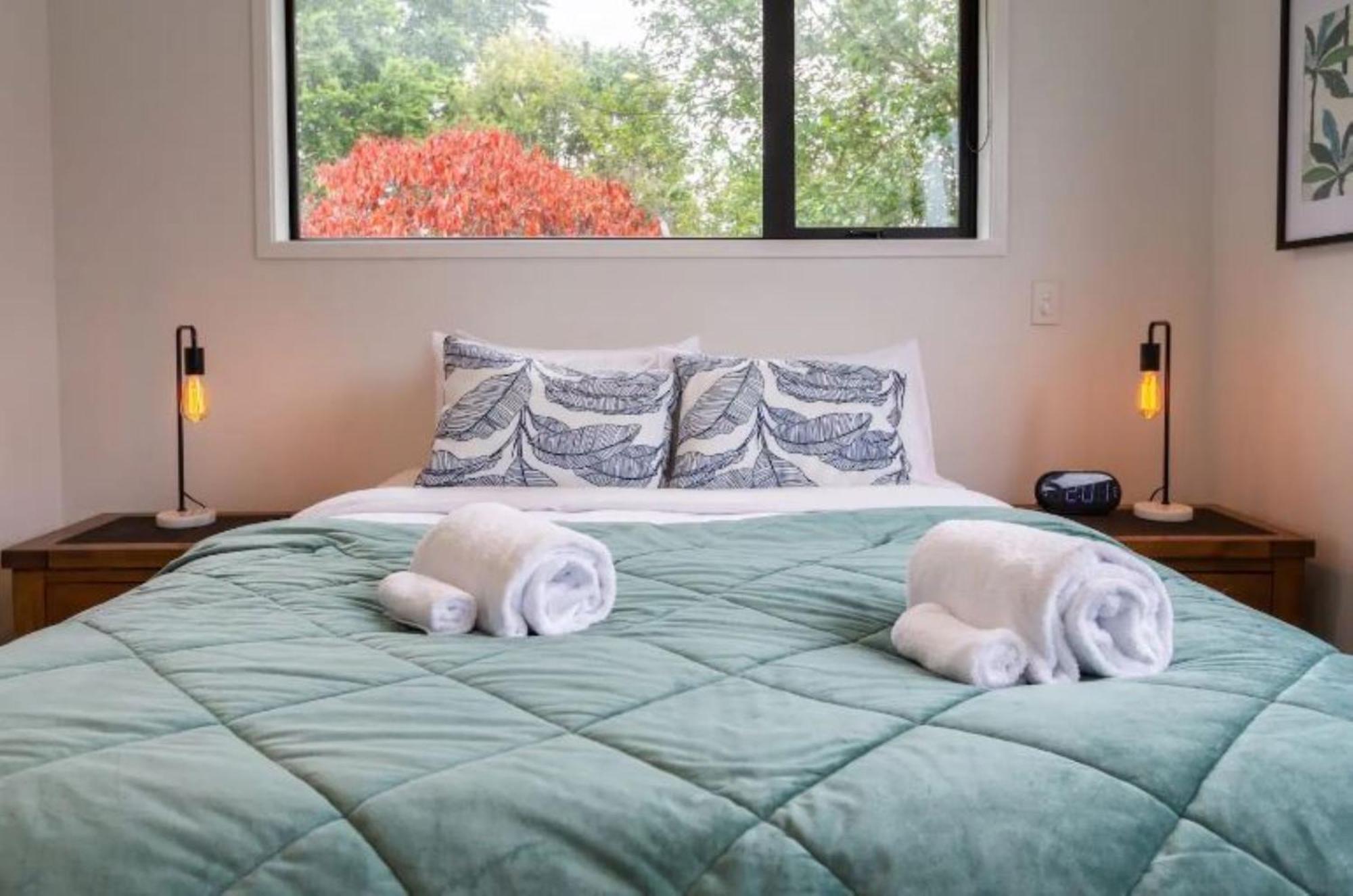 Apartment City-urban Oasis 1 Bed 1 Bath W/sofa Bed