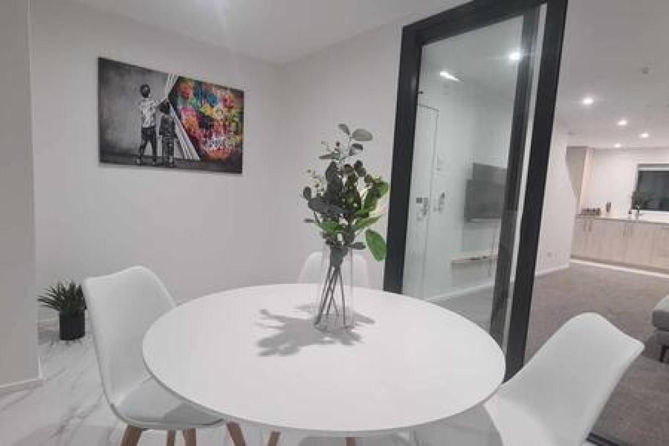 Lovely St Asaph Street 102 *