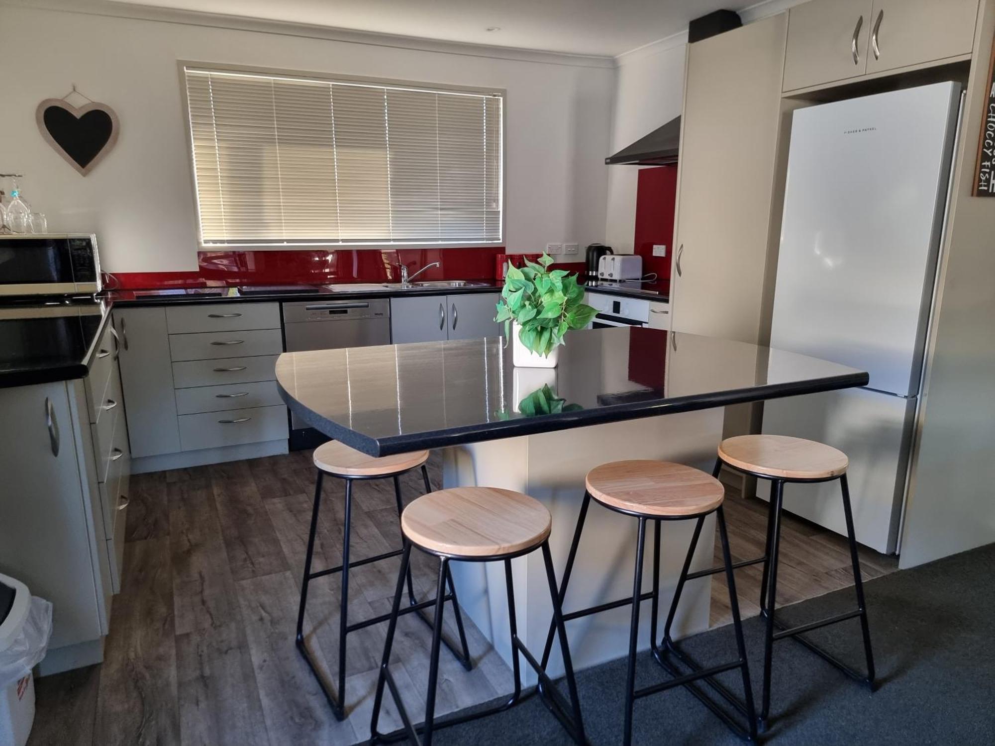 4bed 2bath House 5 Mins Walk To Palms & Golf Club Holiday home
