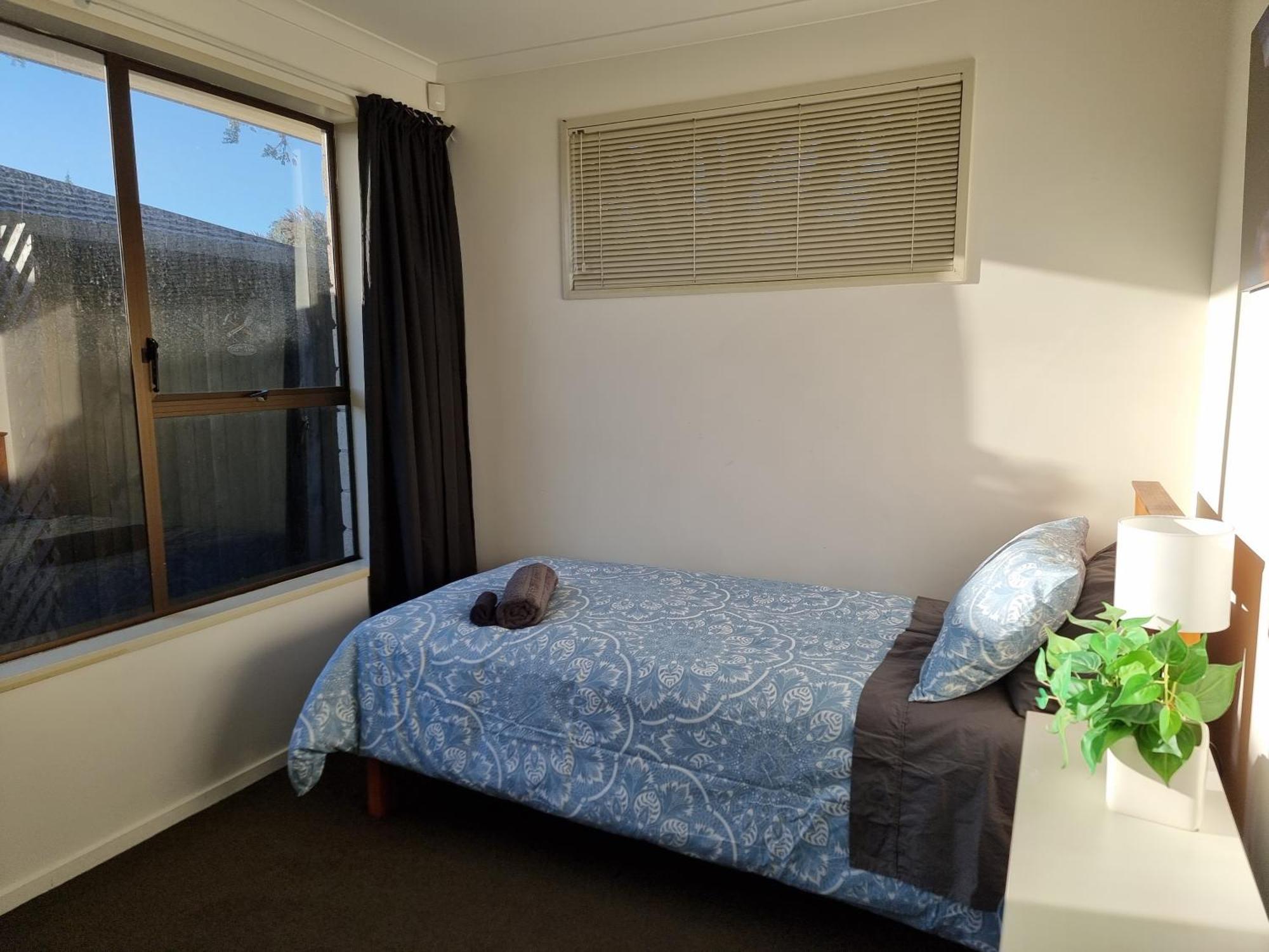 4bed 2bath House 5 Mins Walk To Palms & Golf Club Holiday home Christchurch