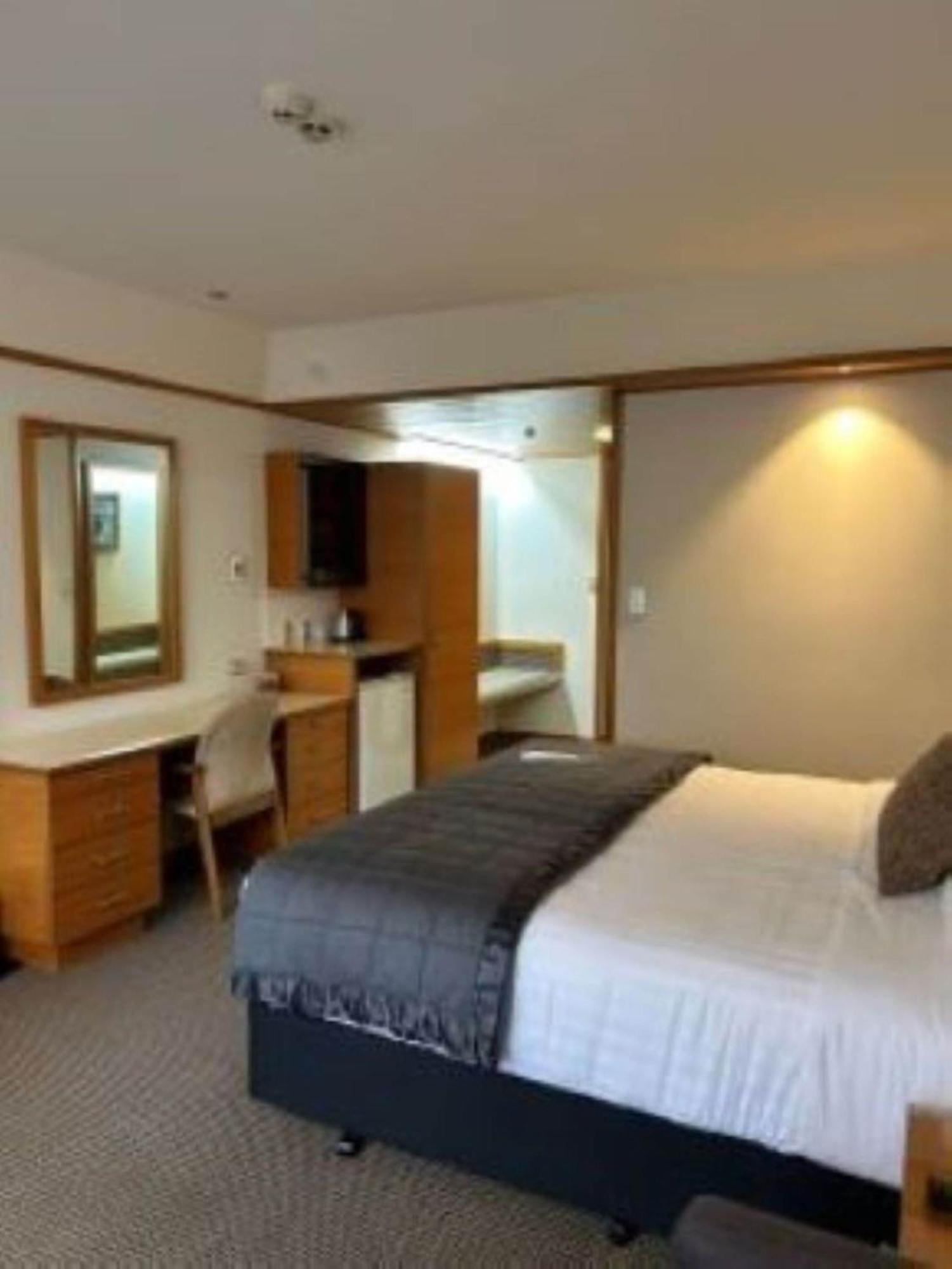 Hotel Commodore Airport 4*