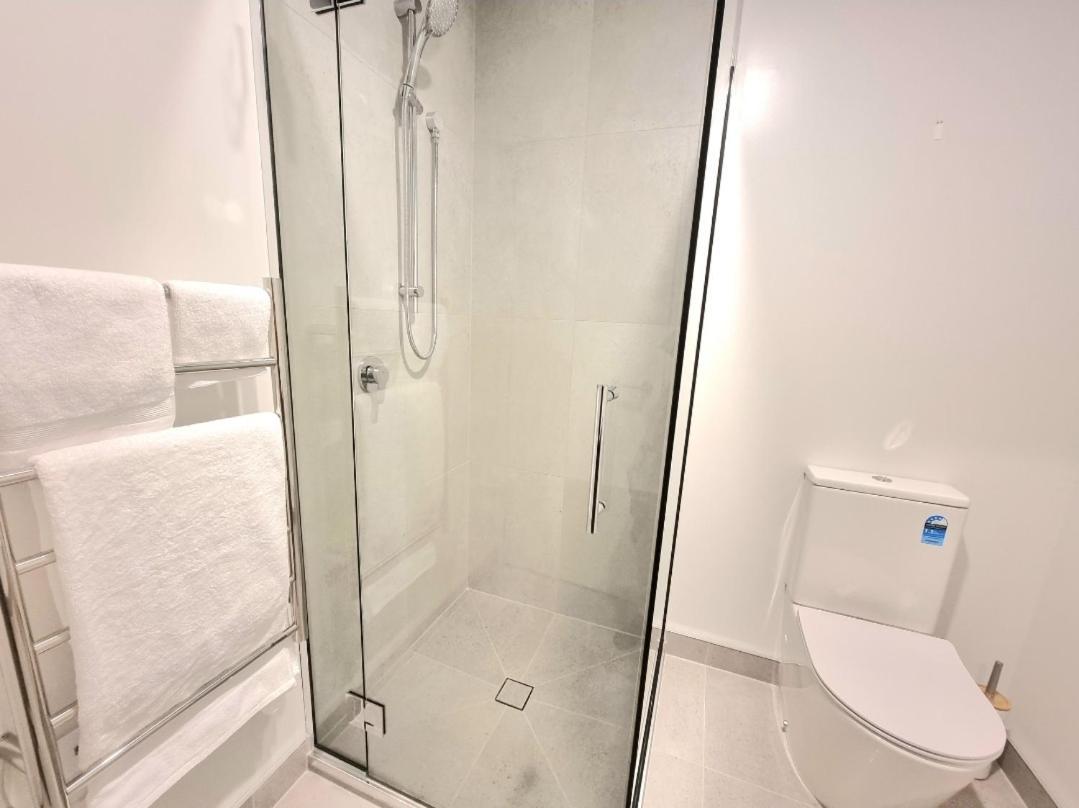 Addington Townhouse With Carpark 8mins Walk To Hagley Park South Holiday home *