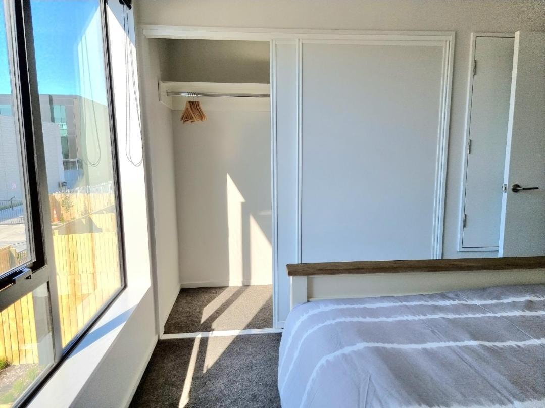 Addington Townhouse With Carpark 8mins Walk To Hagley Park South Christchurch