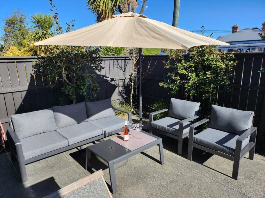 Modern Two-bedroom In Merivale