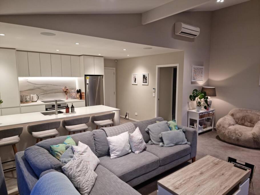 Apartment Modern Two-bedroom In Merivale Christchurch