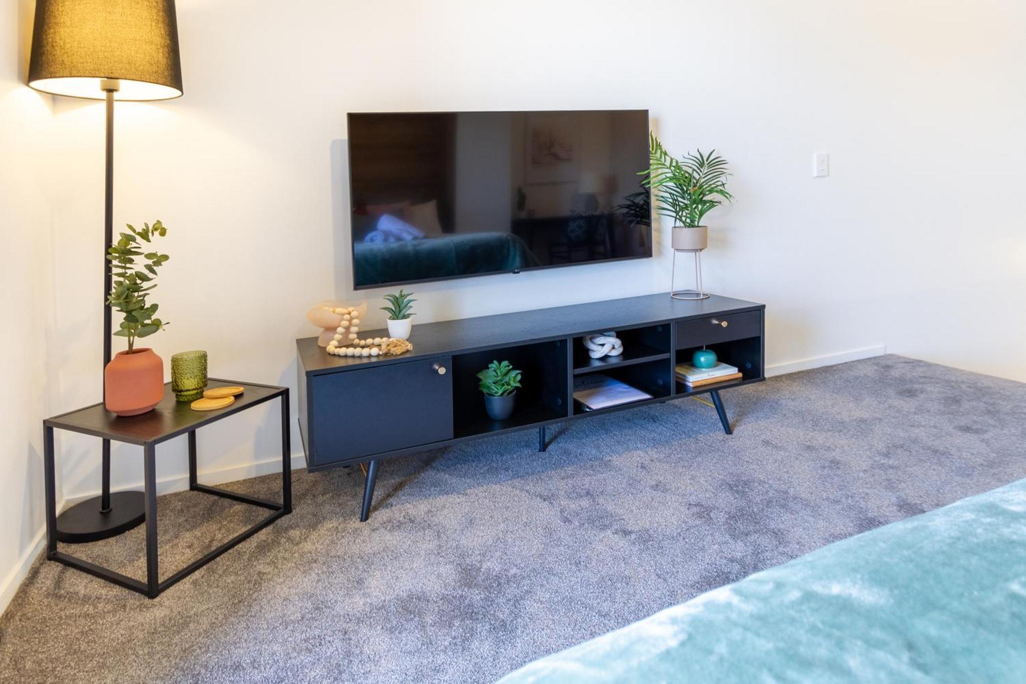 Living: Upper Haven On Wilmer Christchurch