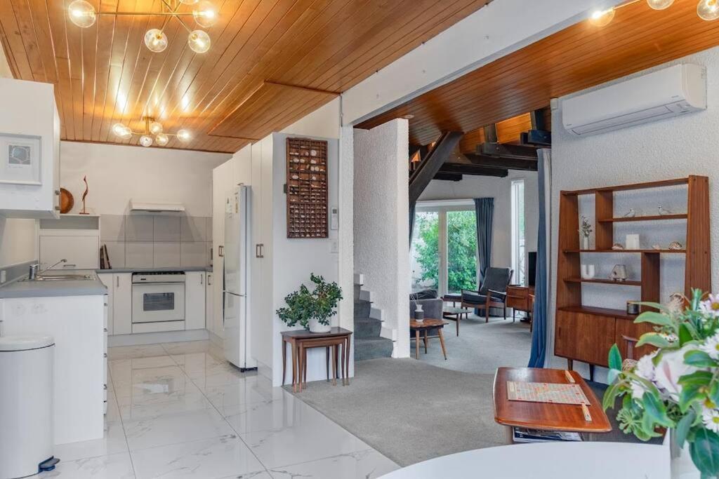 Villa Mid-century By The