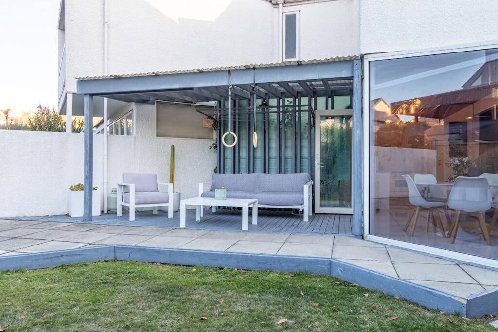 Villa Mid-century By The Christchurch