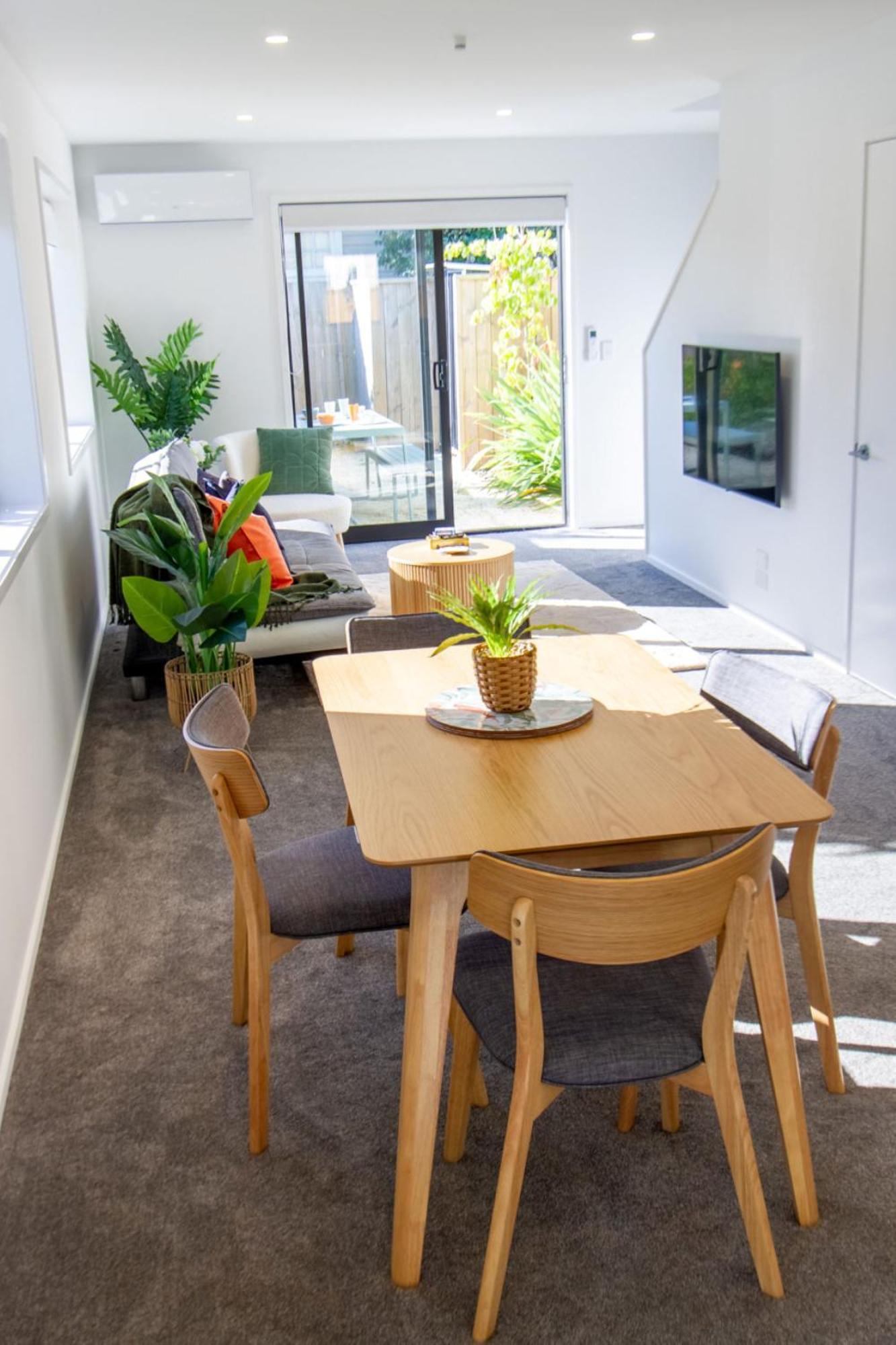 Gateway To Hagley Park - 2 Bed W/carpark Apartment
