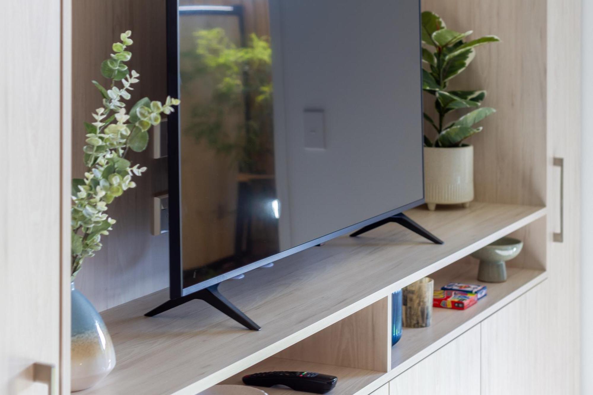 Downtown Delight: At 8 Wilmer With Backyard Christchurch