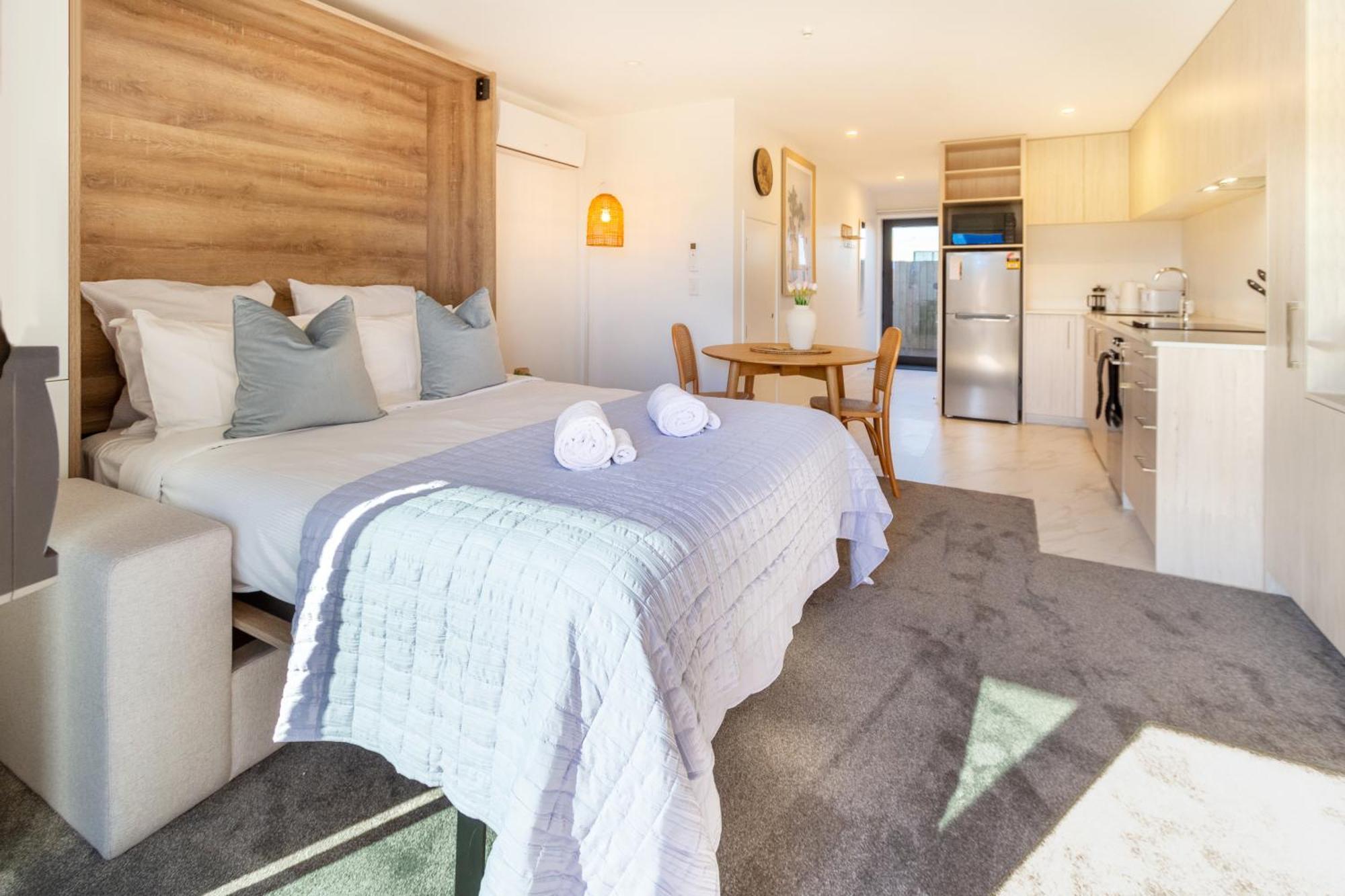 Downtown Delight: At 8 Wilmer With Backyard Christchurch