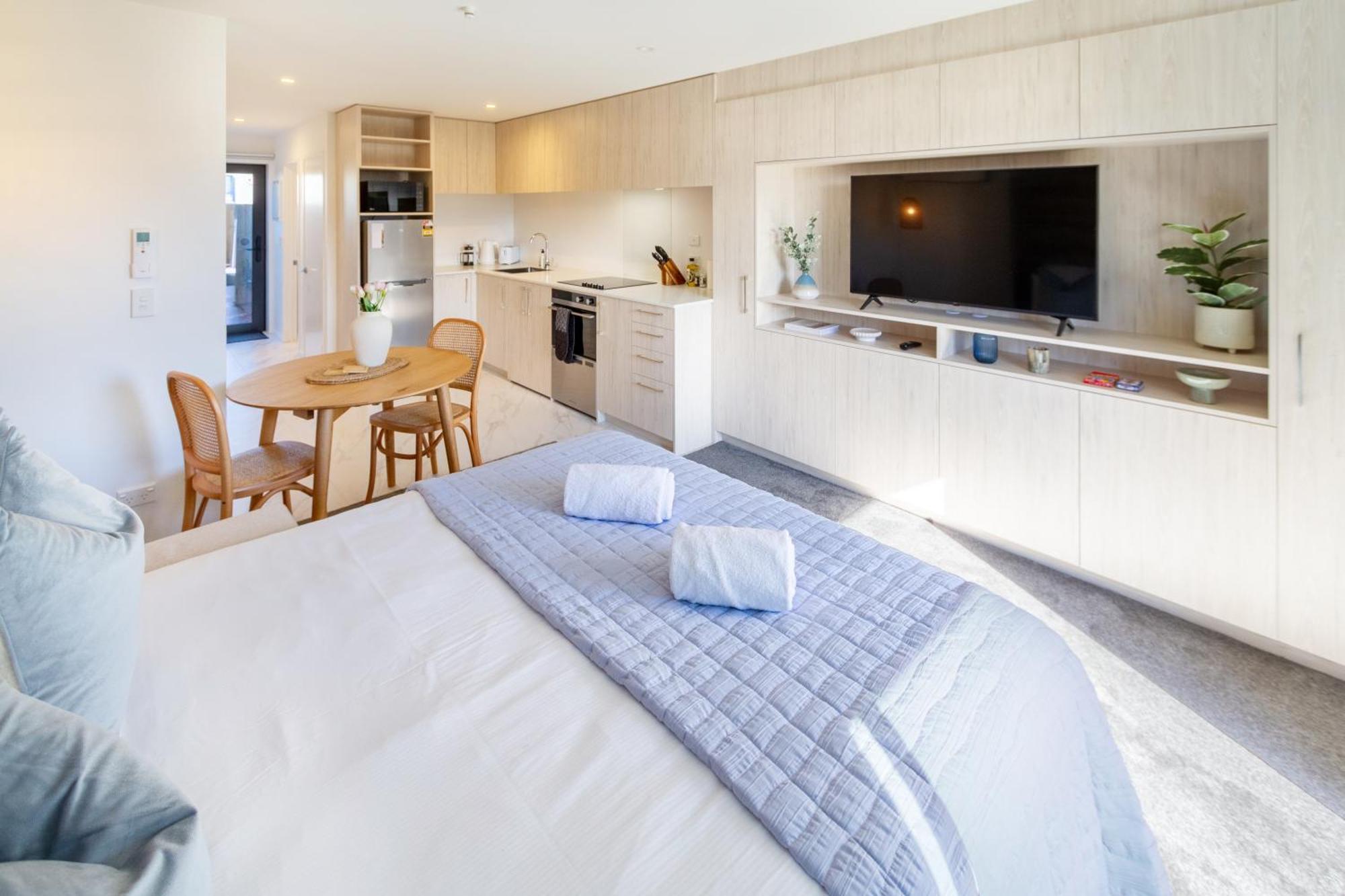 Downtown Delight: At 8 Wilmer With Backyard *