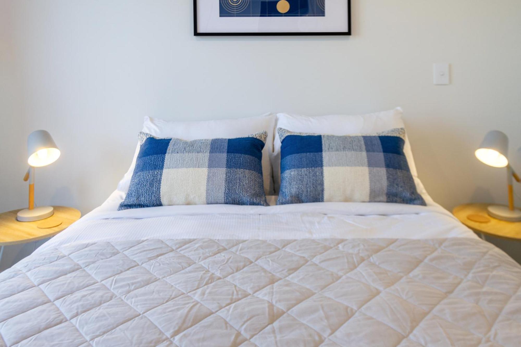 Lights Retreat With Carpark 2 Bed 2 Bath
