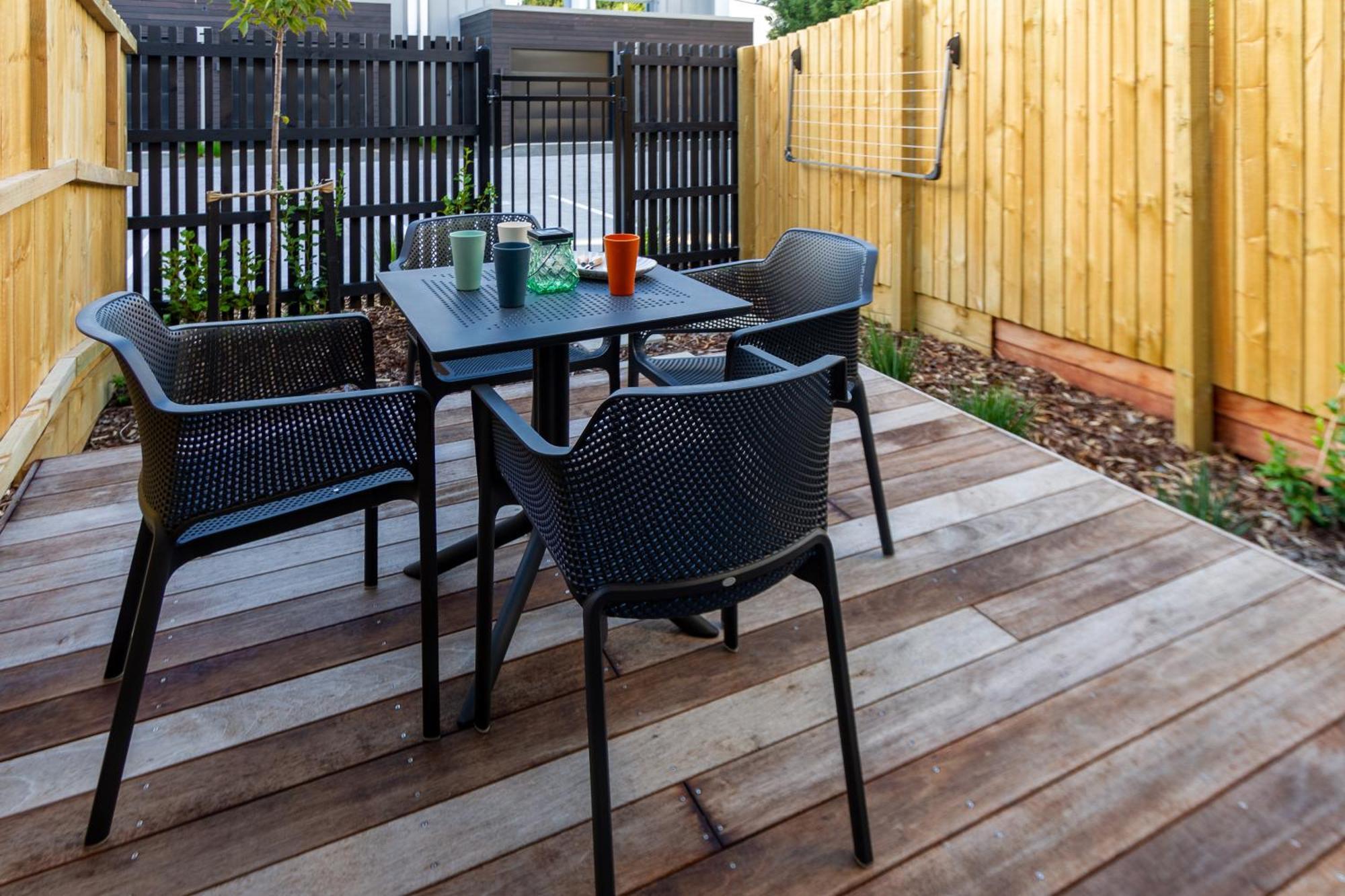 Lights Retreat With Carpark 2 Bed 2 Bath Apartment Christchurch