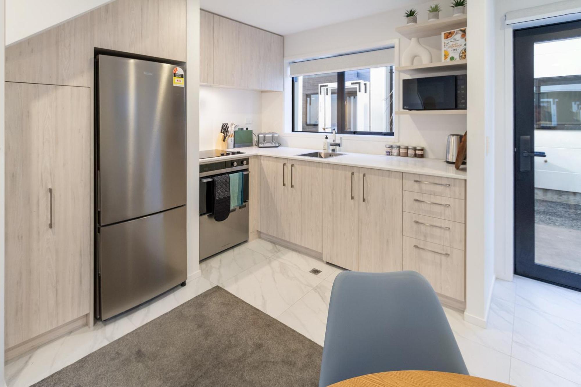 Stylish Cbd Escape 2br Townhouse Apartment Christchurch
