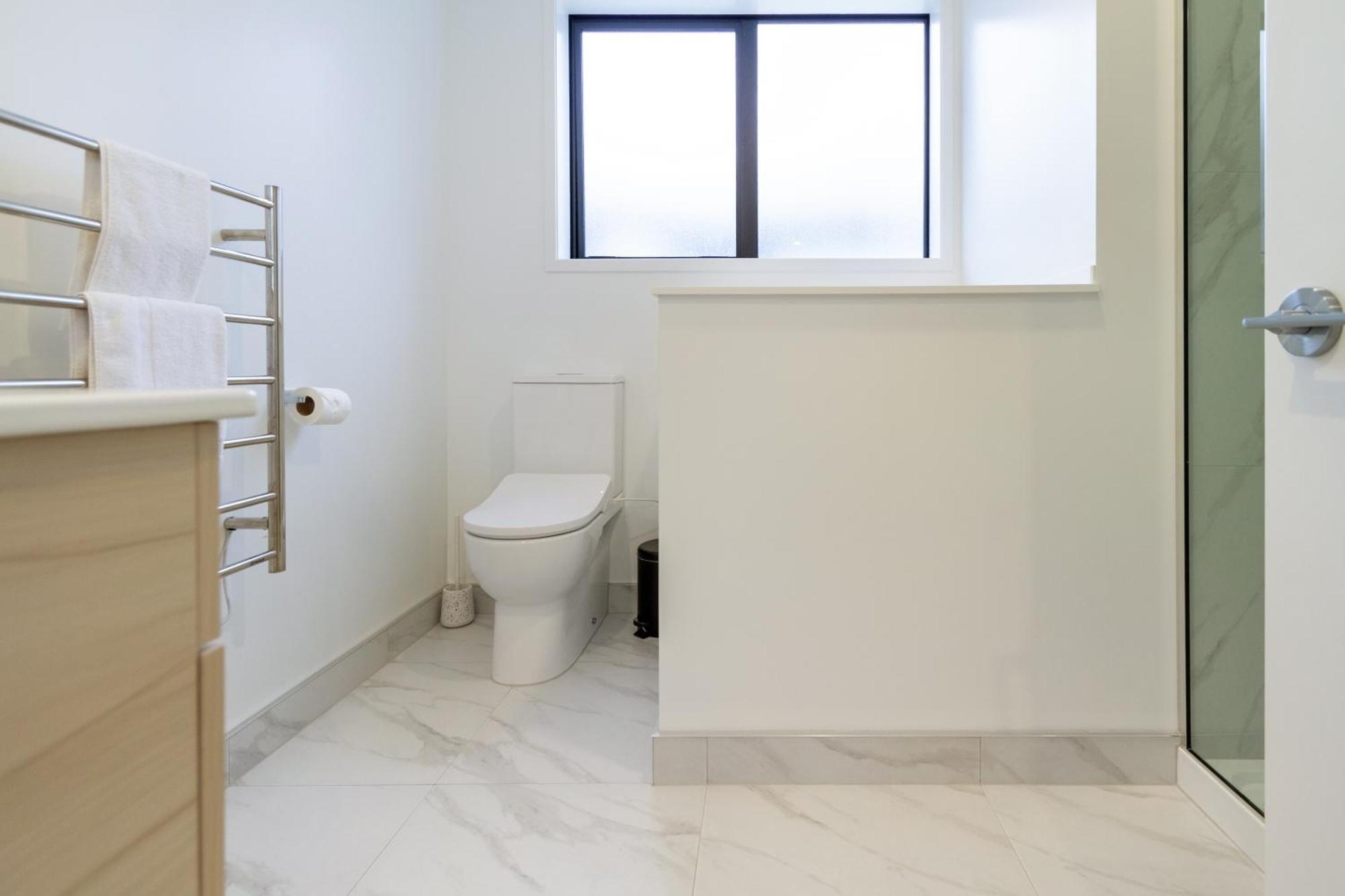 Stylish Cbd Escape 2br Townhouse Apartment