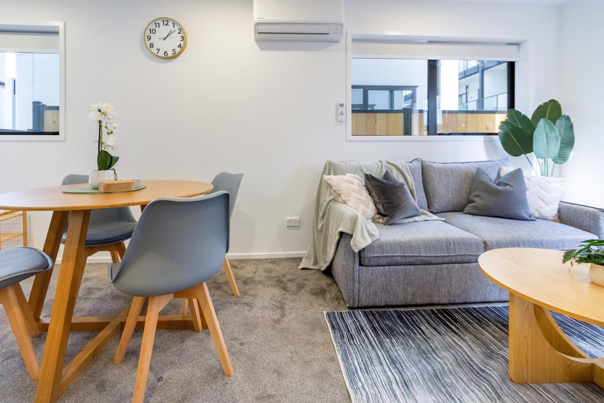 Stylish Cbd Escape 2br Townhouse Apartment *