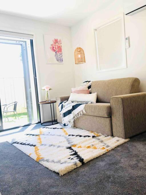 Location With Hagley Park View Apartment