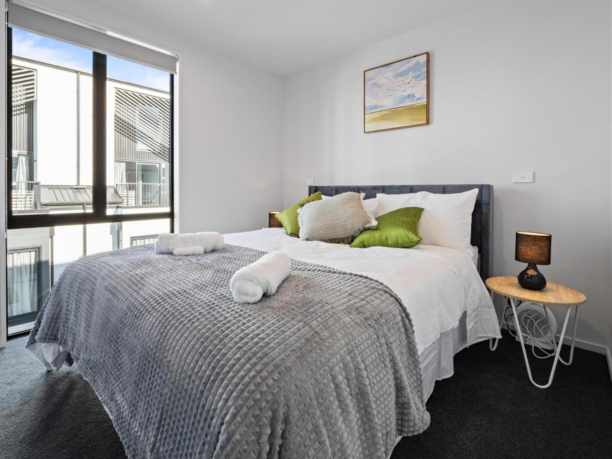 Apartment Cbd 2 Bed 2 Bath With Free Parking